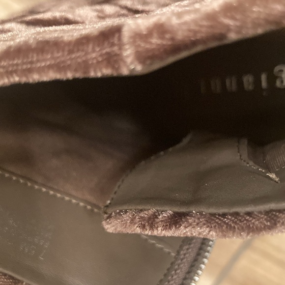 Gianni Bini ( Better for size 7 fit)
Didier Velvet Platform Block Heel
Booties - Picture 5 of 6